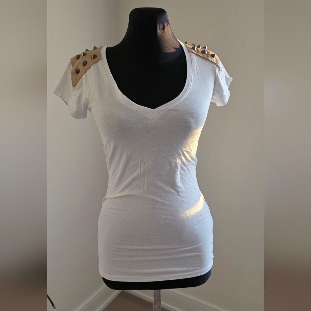 RK7brand White V-Neck T-shirt with Tan Leather Studded Shoulders S Bikercore